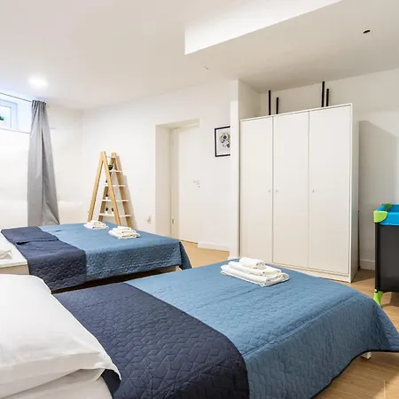 Zeus Downtown Appartement *