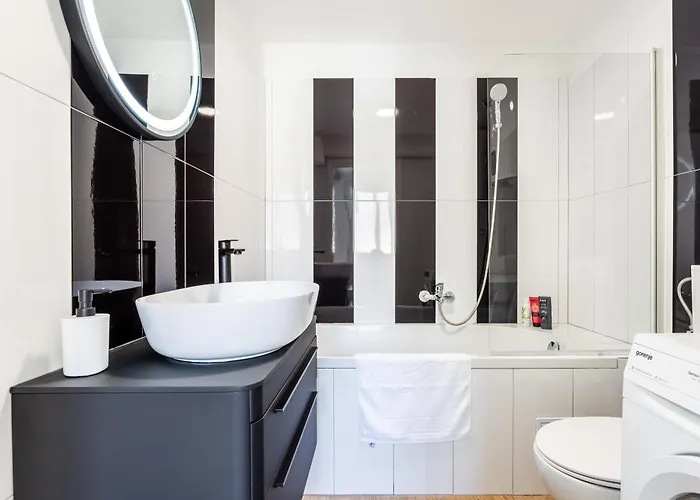 Апартаменти Zeus Downtown *