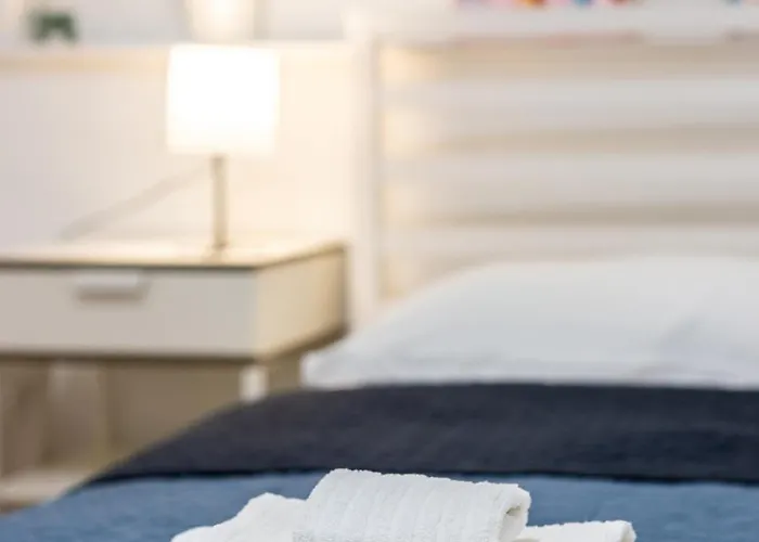 Апартаменти Zeus Downtown